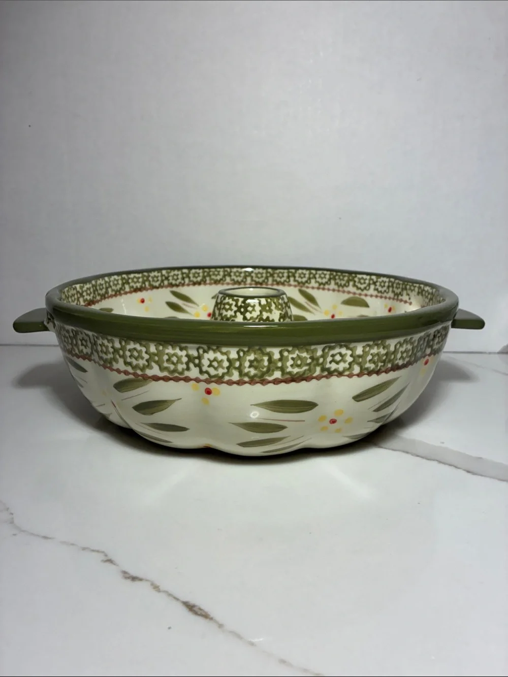 BUNDT PAN Olive Green Ceramic
